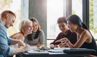 中央昆士兰大学 中央昆士兰大学